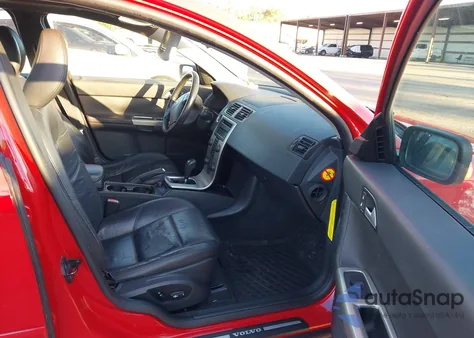 2005 Volvo S40 T5 Awd from USA, damaged, VIN YV1MH682852077398